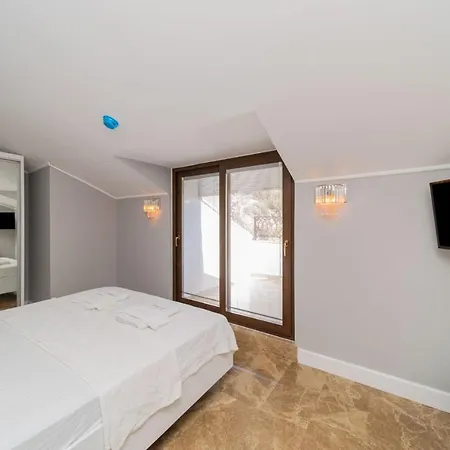 Gorgeous Flat With Sea View Jacuzzi In Antalya Lägenhet *